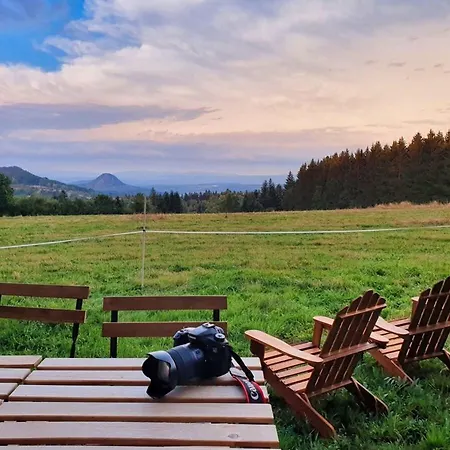 Tiny Des Sucs By Tiny Away בית נופש Yssingeaux